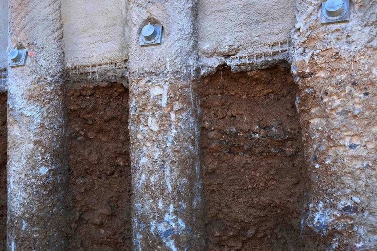 Bohrpfahlwand, Bohrpfähle, Aufgelöste Bohrpfahlwand